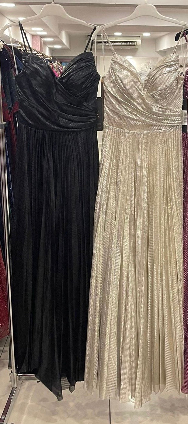 Elegantes Abendkleid mit schimmerndem Plissee-Rock C2139