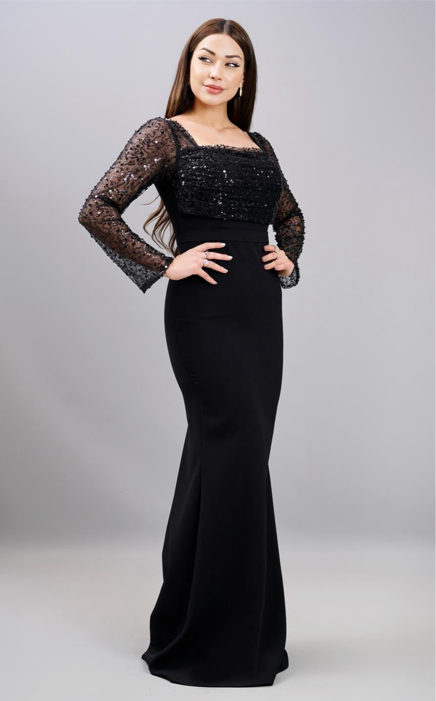 Abendkleid mit Perlenärmeln – Modell M361