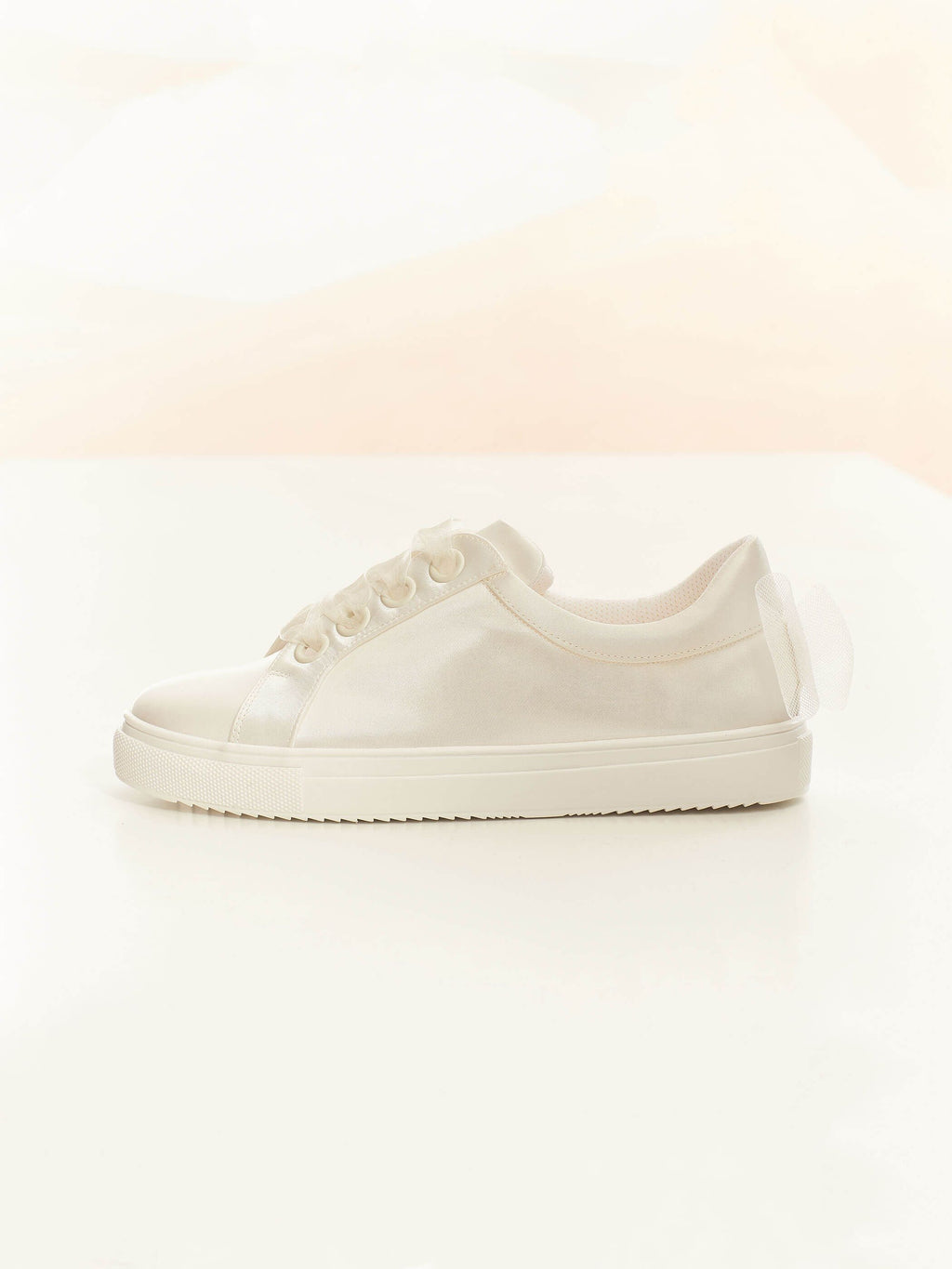 EMILY
Braut Sneaker aus Satin