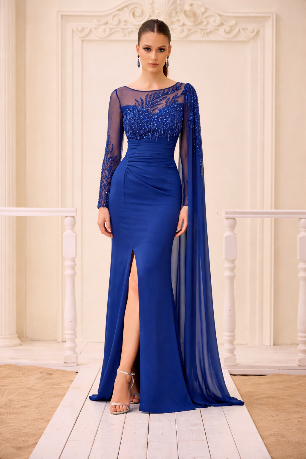 Elegantes Abendkleid mit Perlen- und Stickereibesatz / C2116