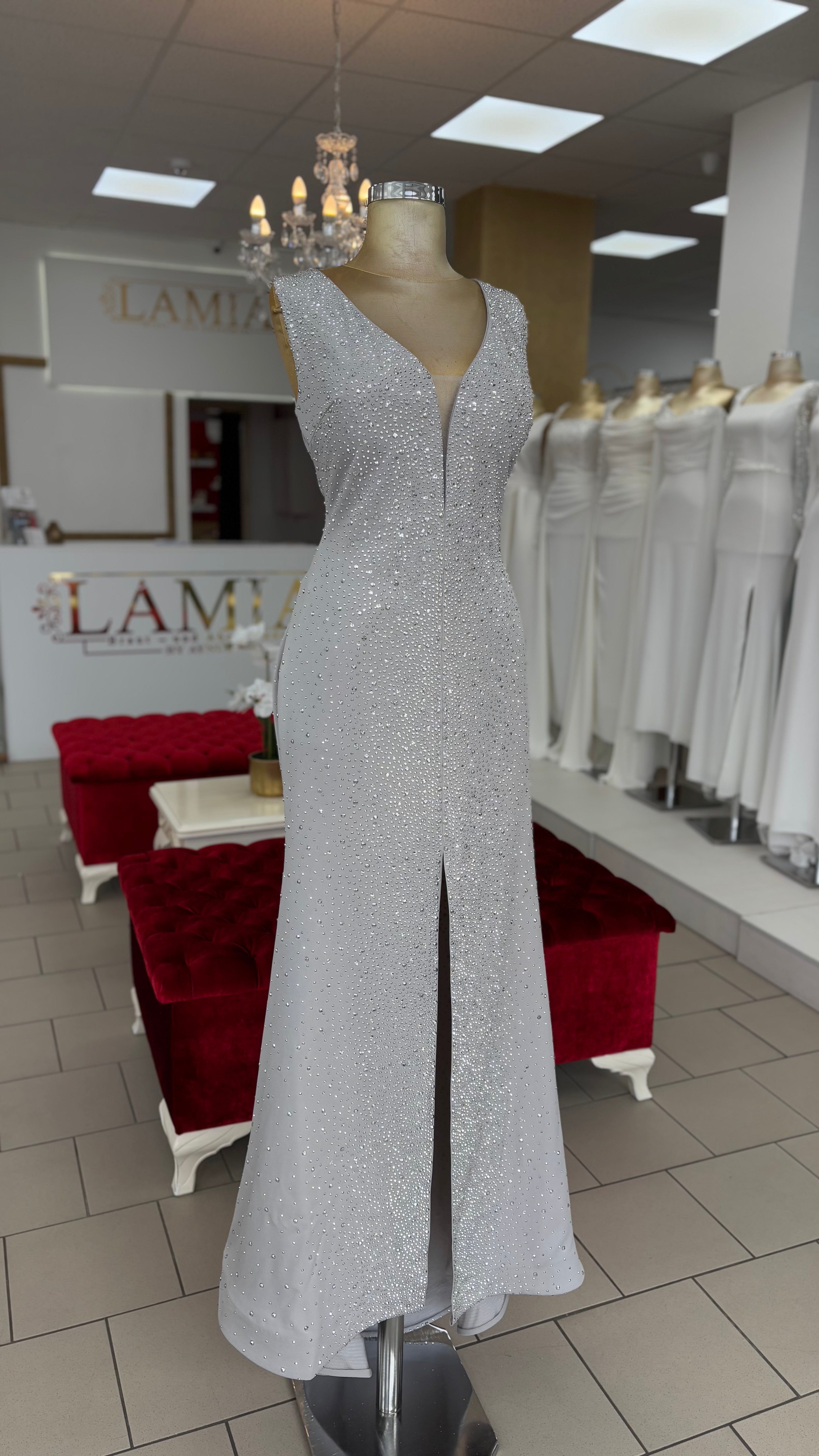 Elegantes Glanz-Abendkleid mit Beinschlitz / C5951