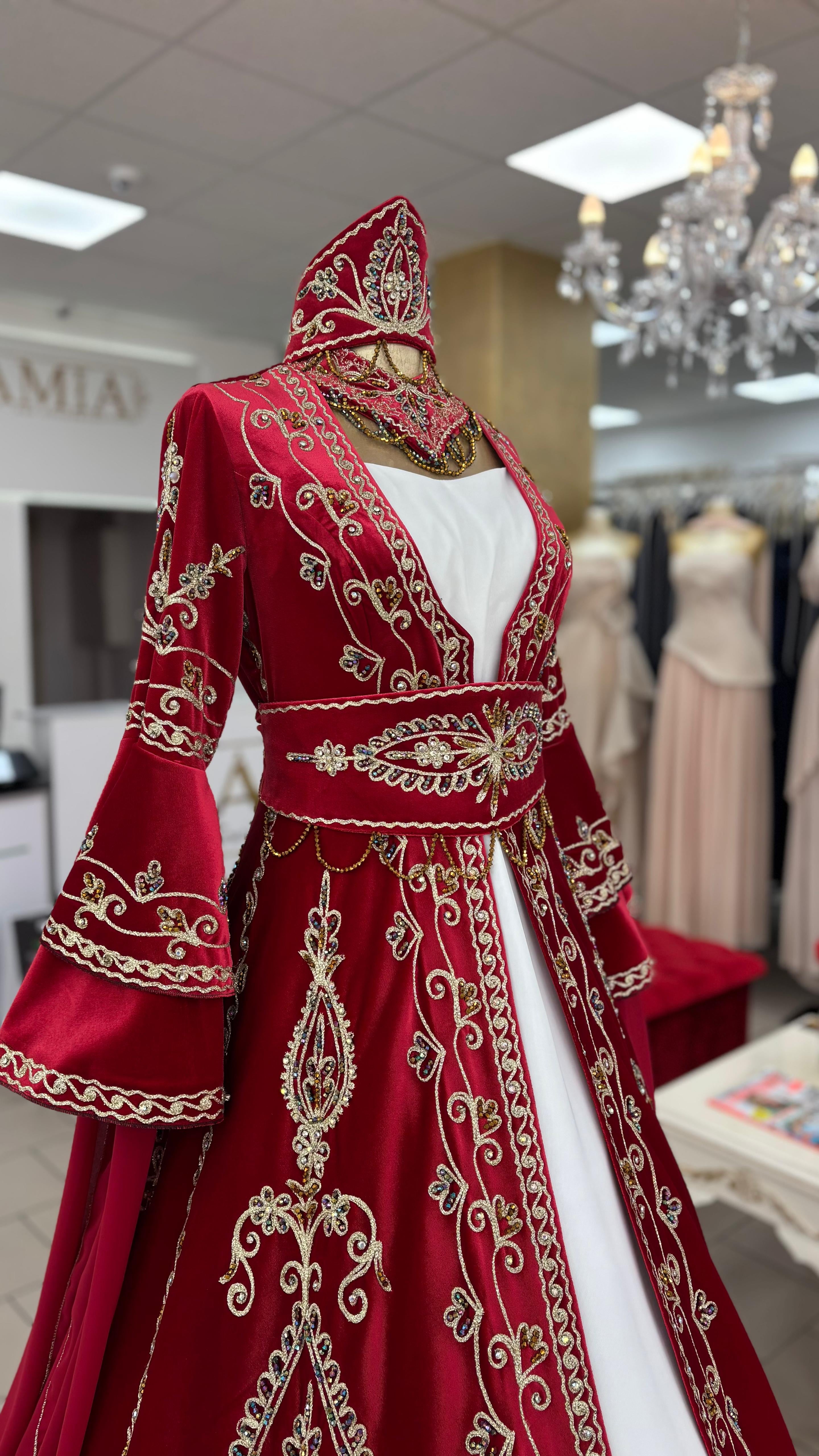 Kaftan „Destan“ – Luxus Bindallı Set in Rot (4-teilig) mit Goldstickerei