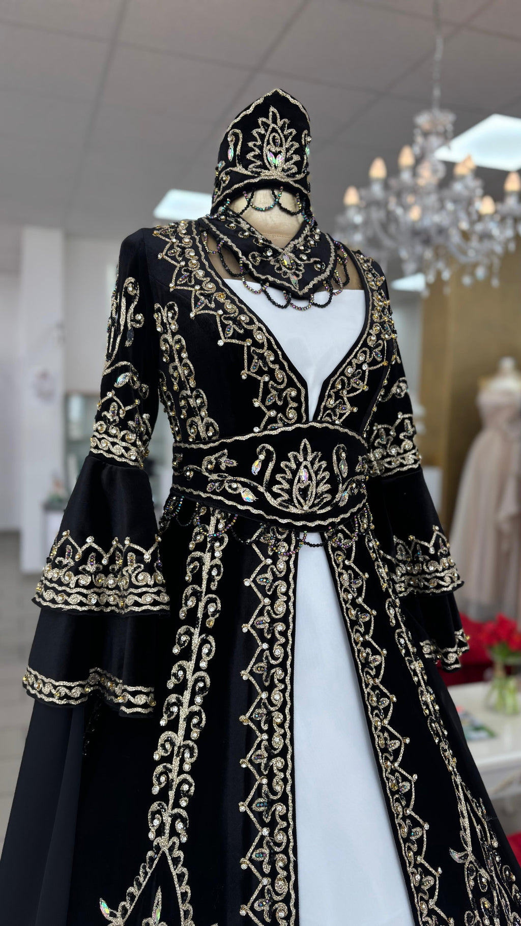 Kaftan „Mira“ – Luxus Bindallı Set in Schwarz mit Goldstickerei (4-teilig)