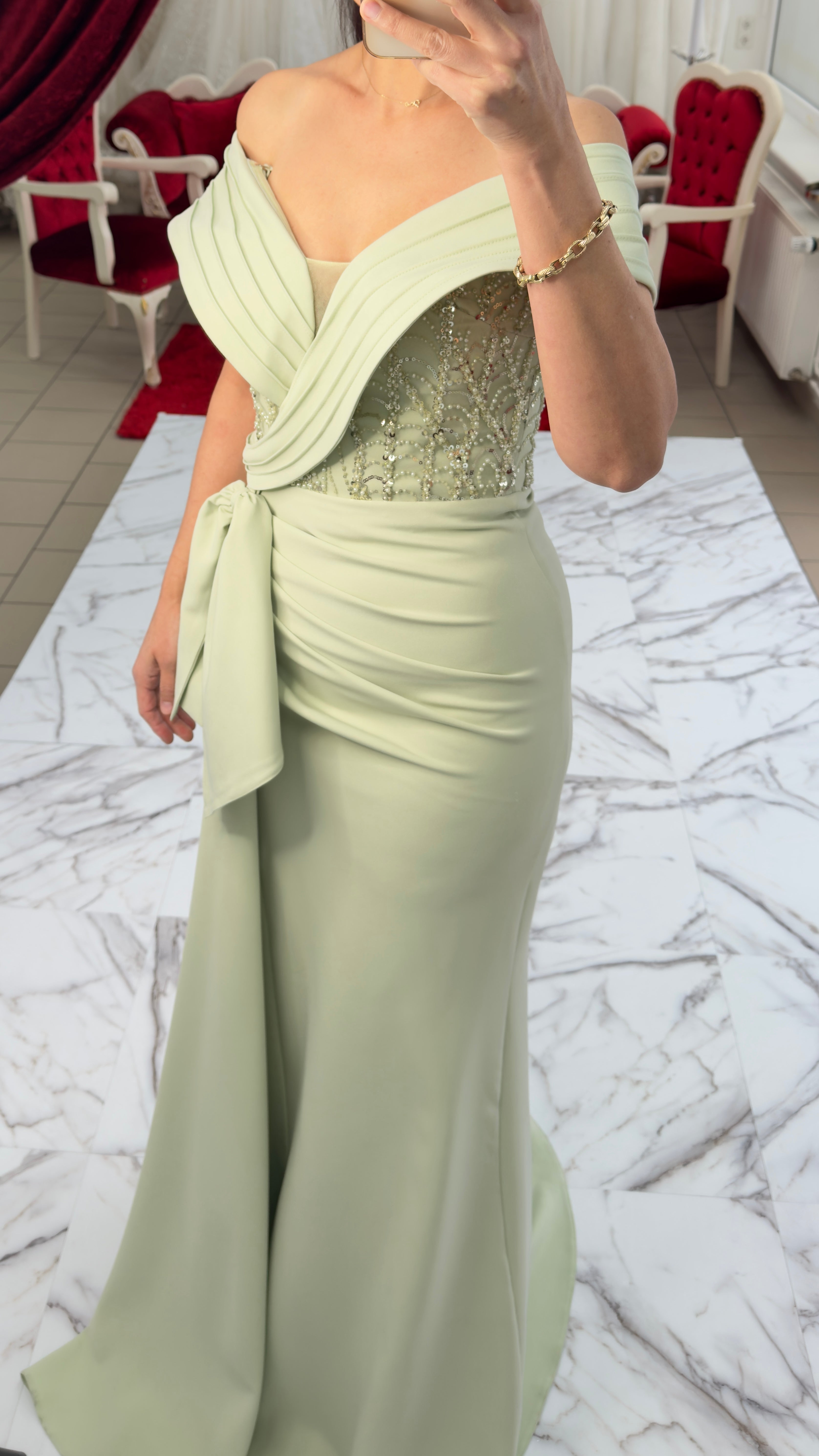 Elegantes Off-Shoulder Abendkleid mit Drapierung C2137