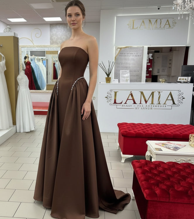 Ballkleid mit Satin-Schlepp