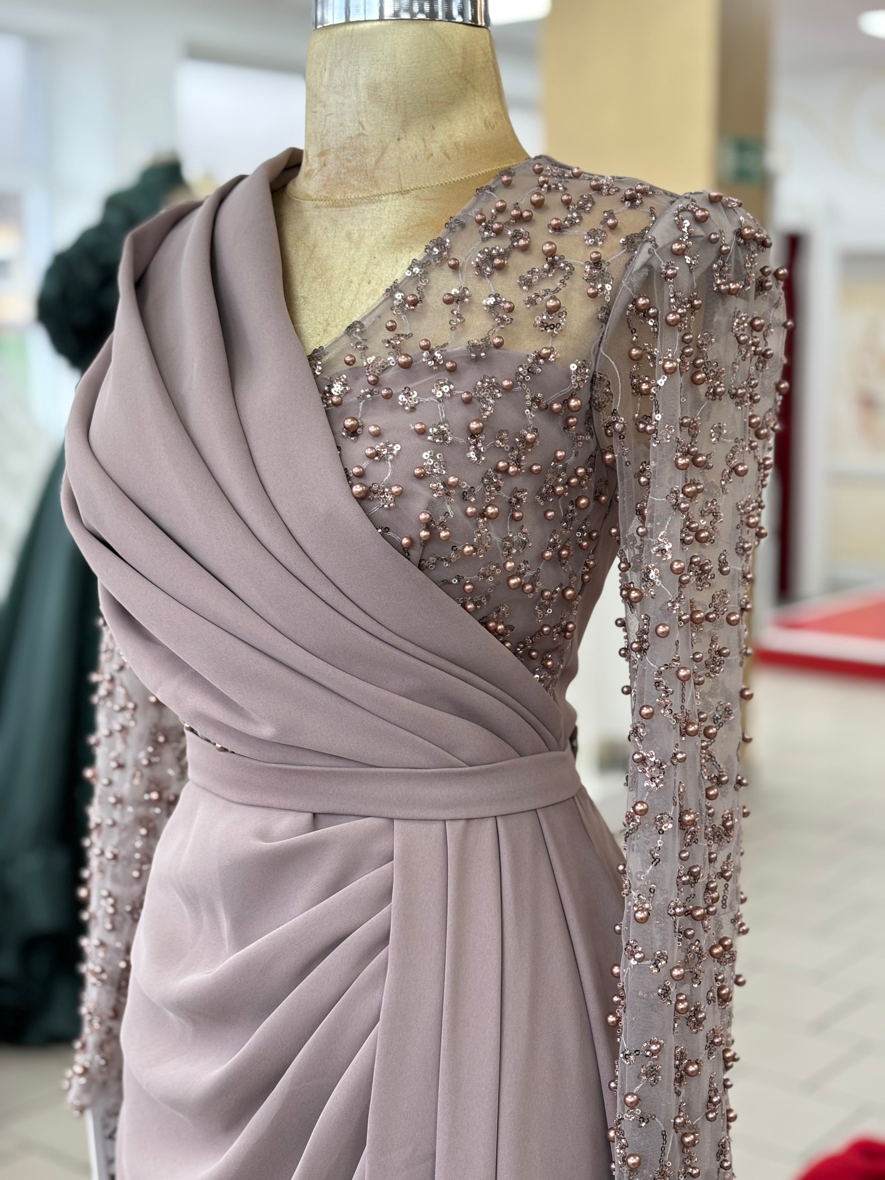 Drapiertes Kleid mit Perlenärmeln & V-Ausschnitt -R7443