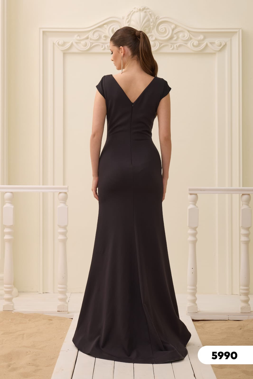 Elegantes Abendkleid aus Kreppstoff C5990