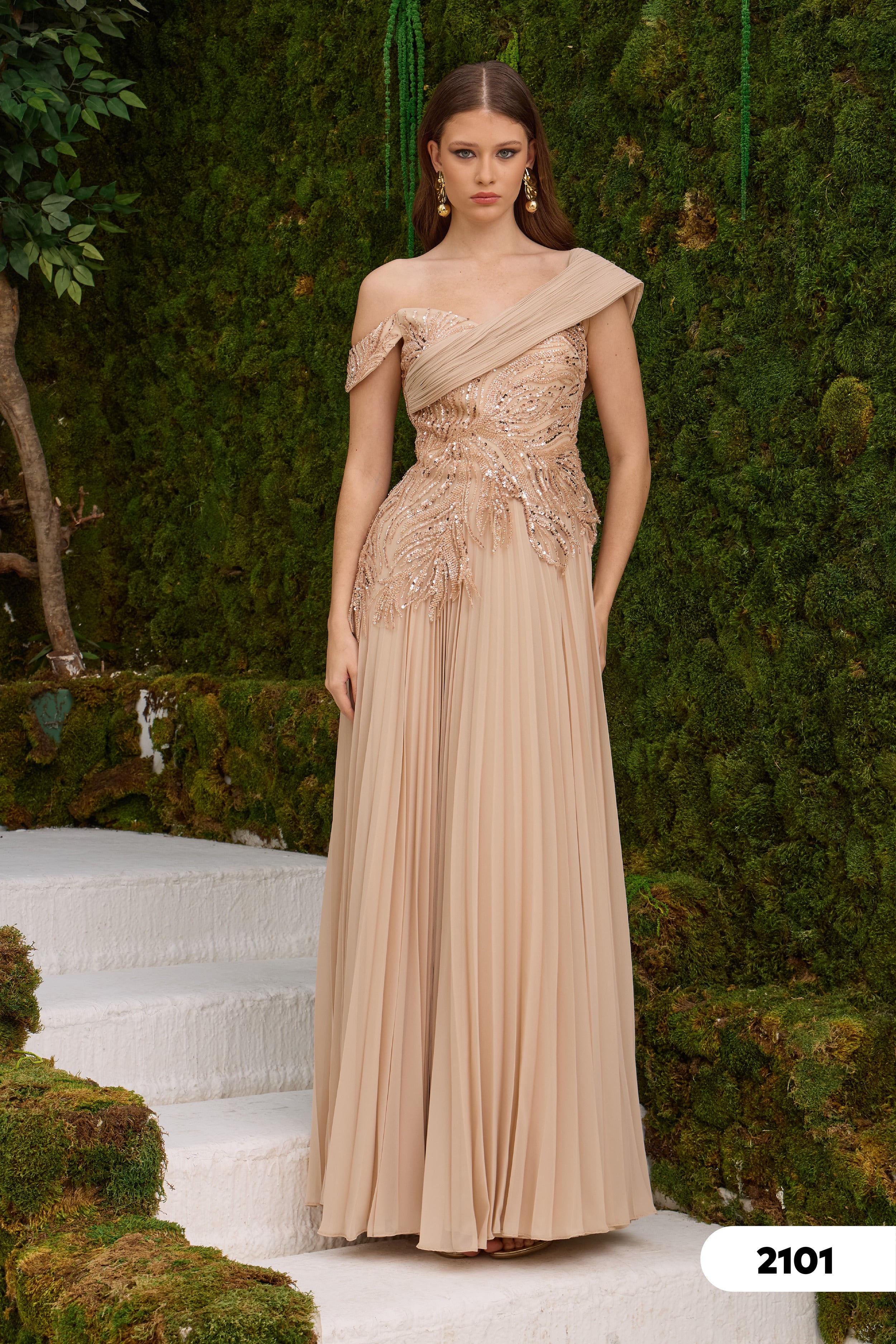 Abendkleid One-Shoulder mit Stickerei & Plisseerock – Modell C2101 – Schwarz