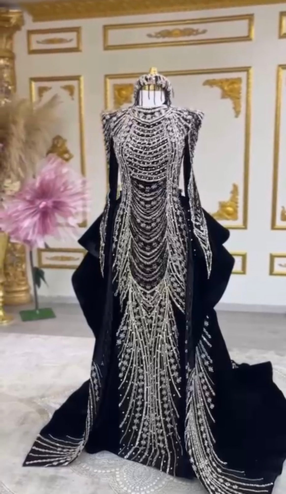 Kaftan „Hürrem“ – Luxus Bindallı in Smaragdgrün mit Kristallbesatz