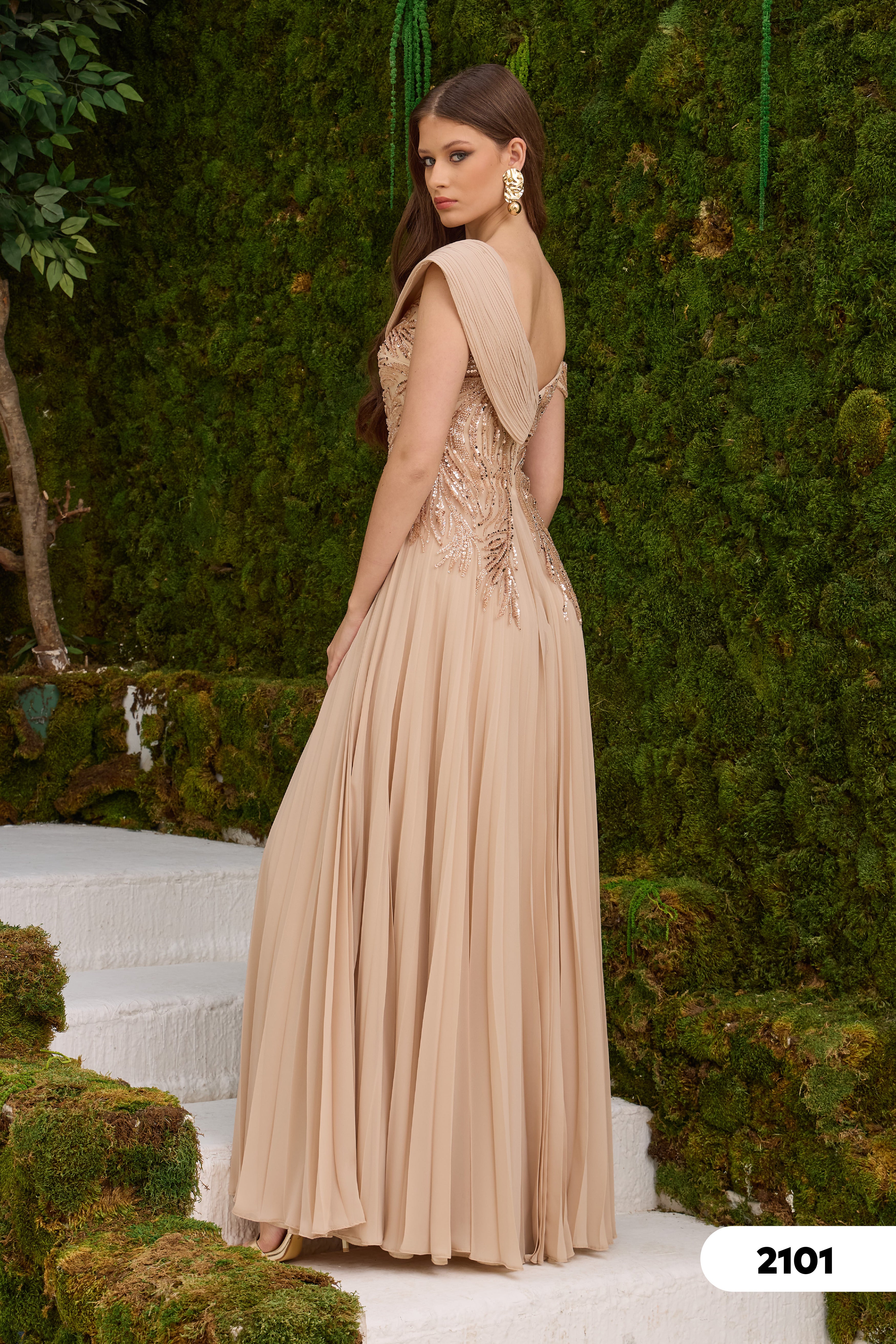 Abendkleid One-Shoulder mit Stickerei & Plisseerock – Modell C2101 – Schwarz