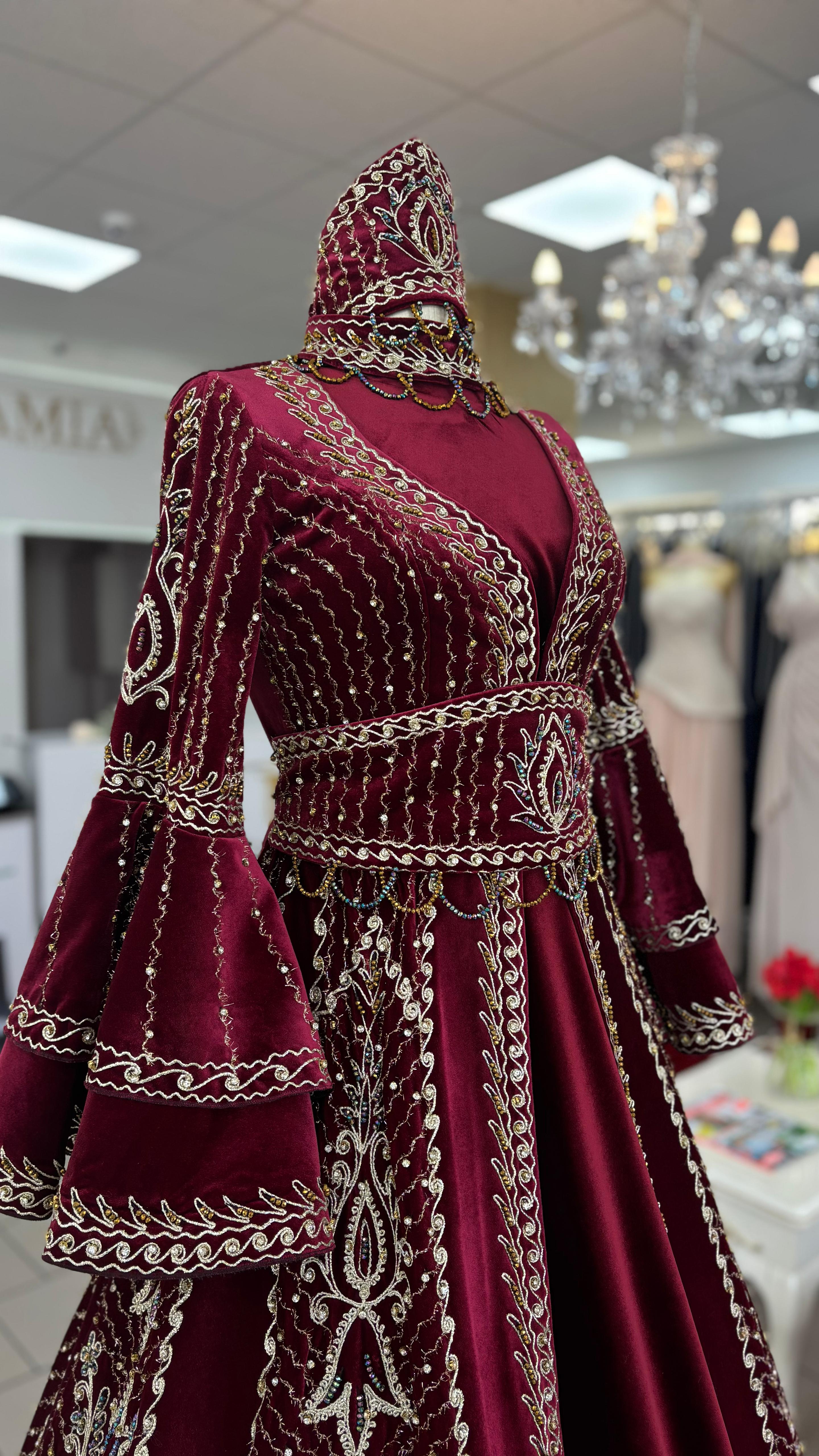 Kaftan „Sultan“ – Luxus Bindallı in Bordeaux mit Goldstickerei 4- Teilig