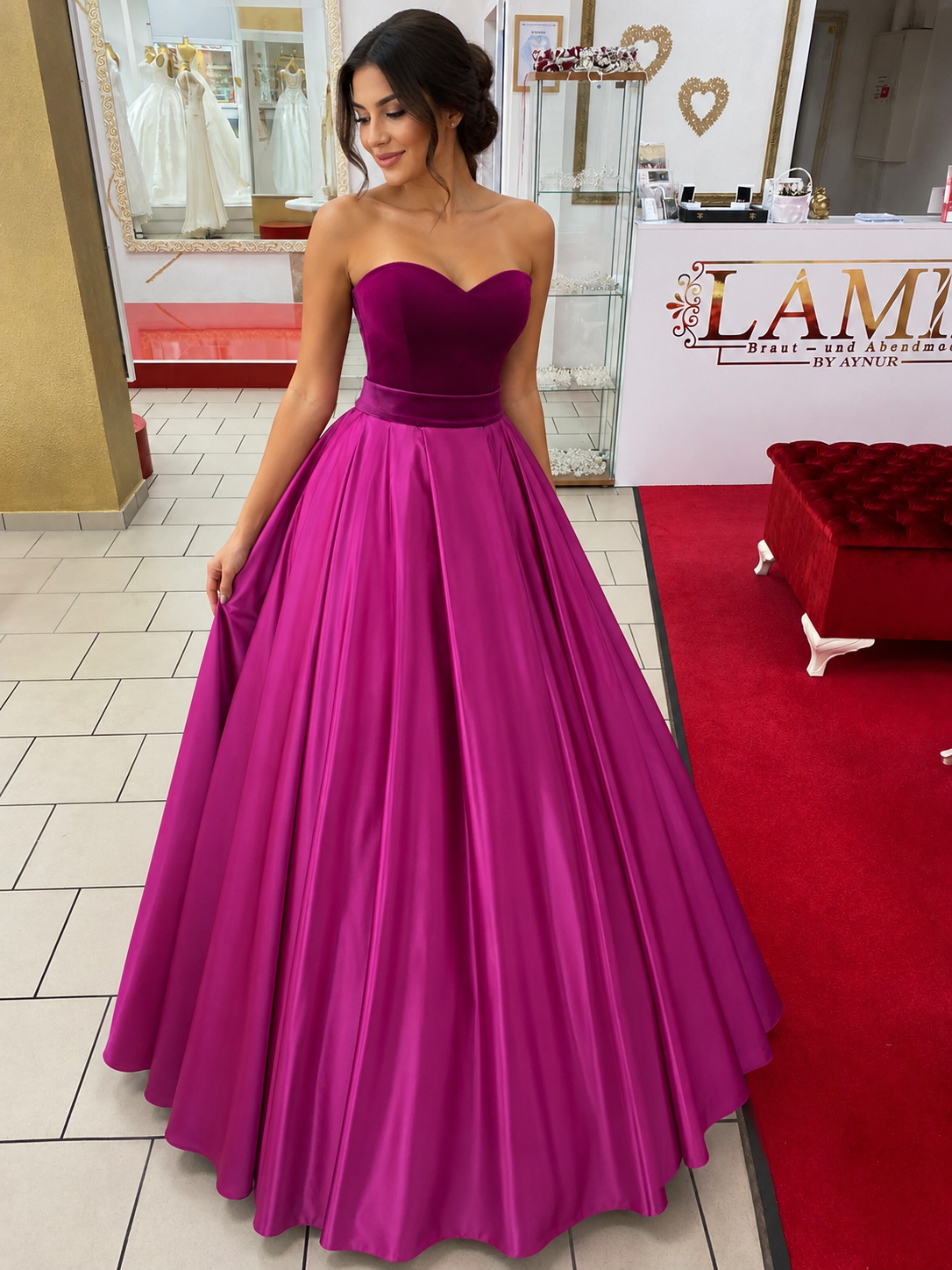 Ballkleid Kirsch – Satin und Samt in Lila – Ansicht 1 | Lamia Mode