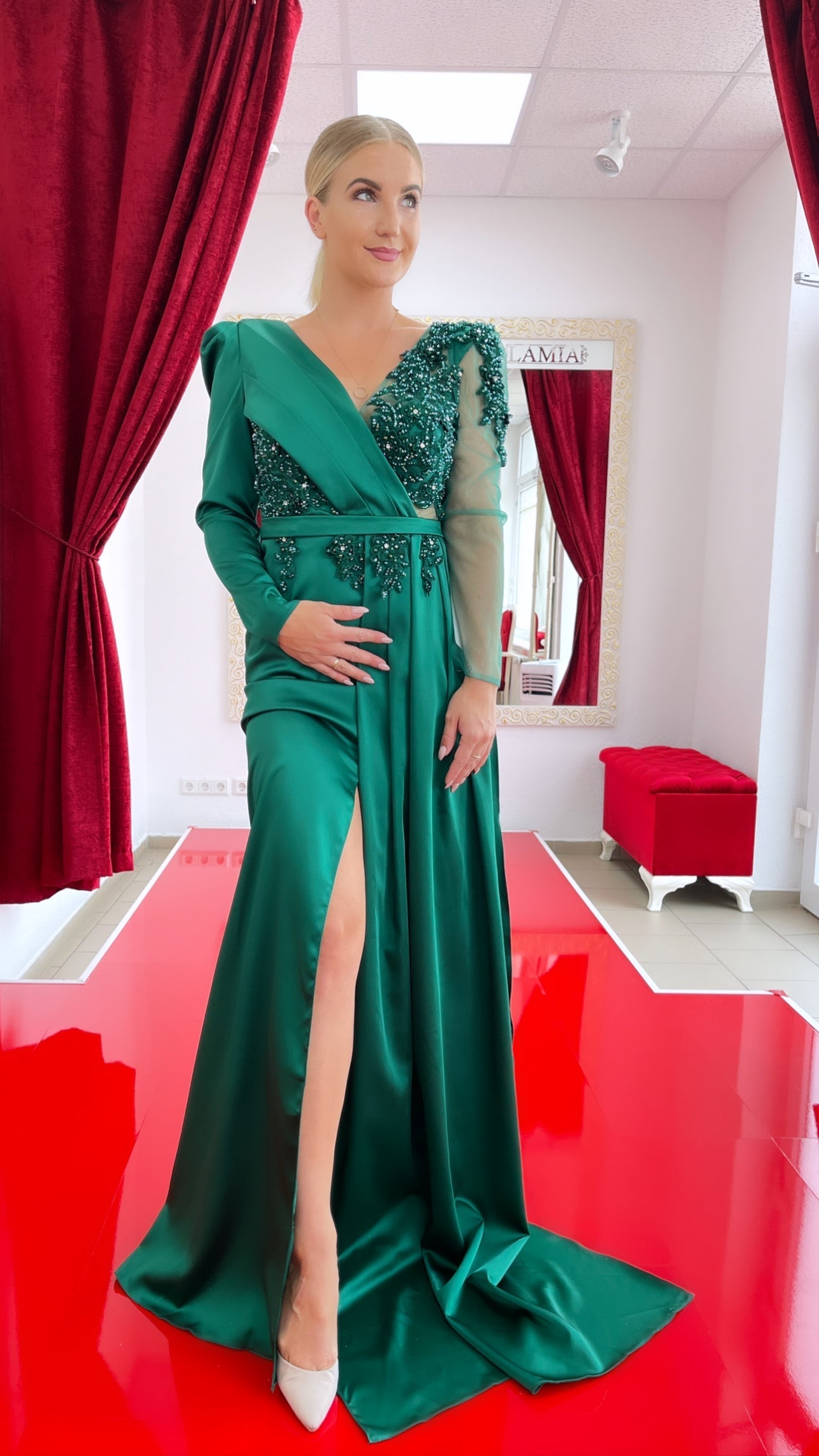 Abendkleid Sidra – Satin und figurbetonte Passform in Zimt – Ansicht 4 | Lamia Mode