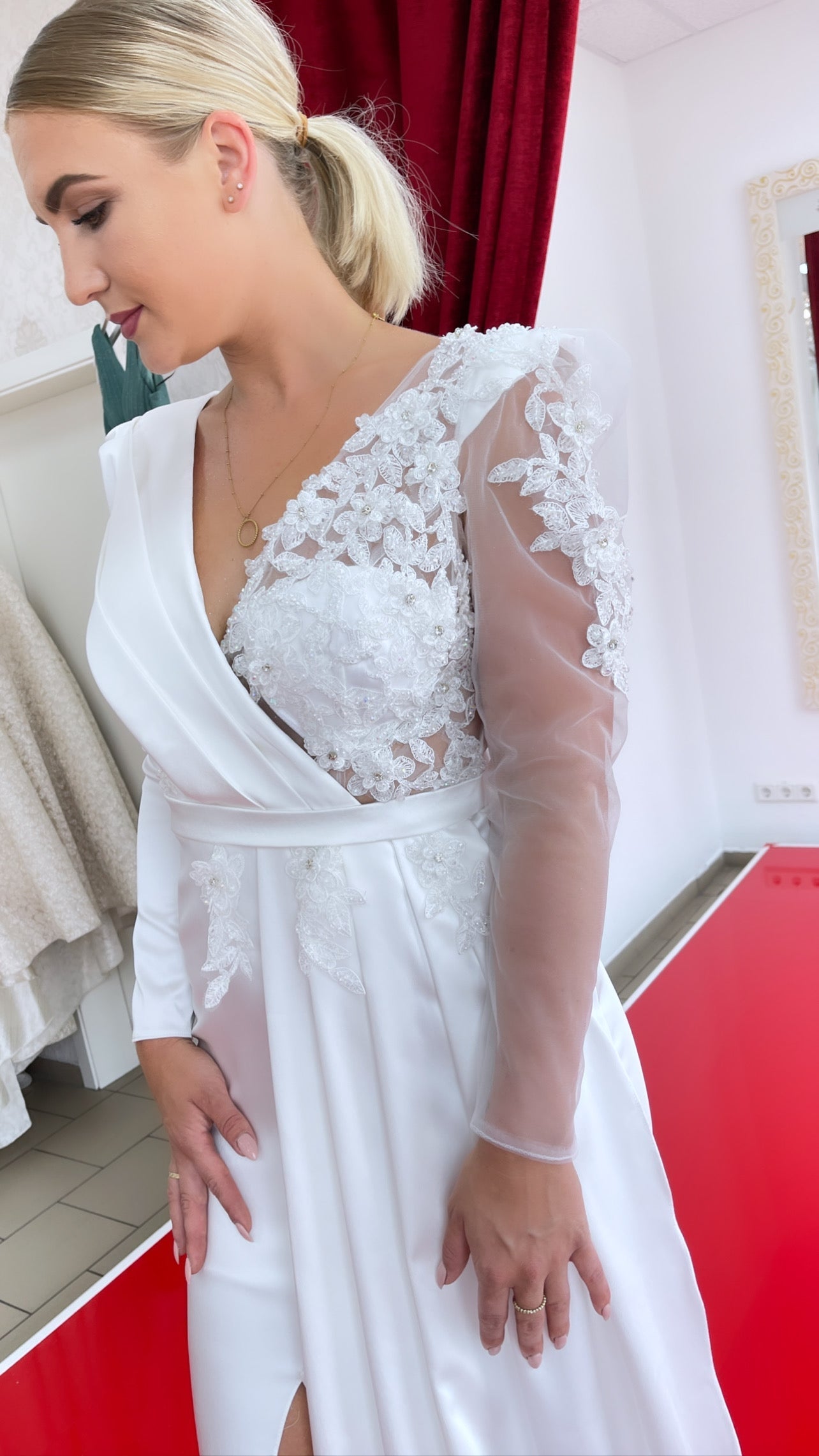 Standesamtkleid Sidra – Satin und Spitze in Ivory – Ansicht 3 | Lamia Mode