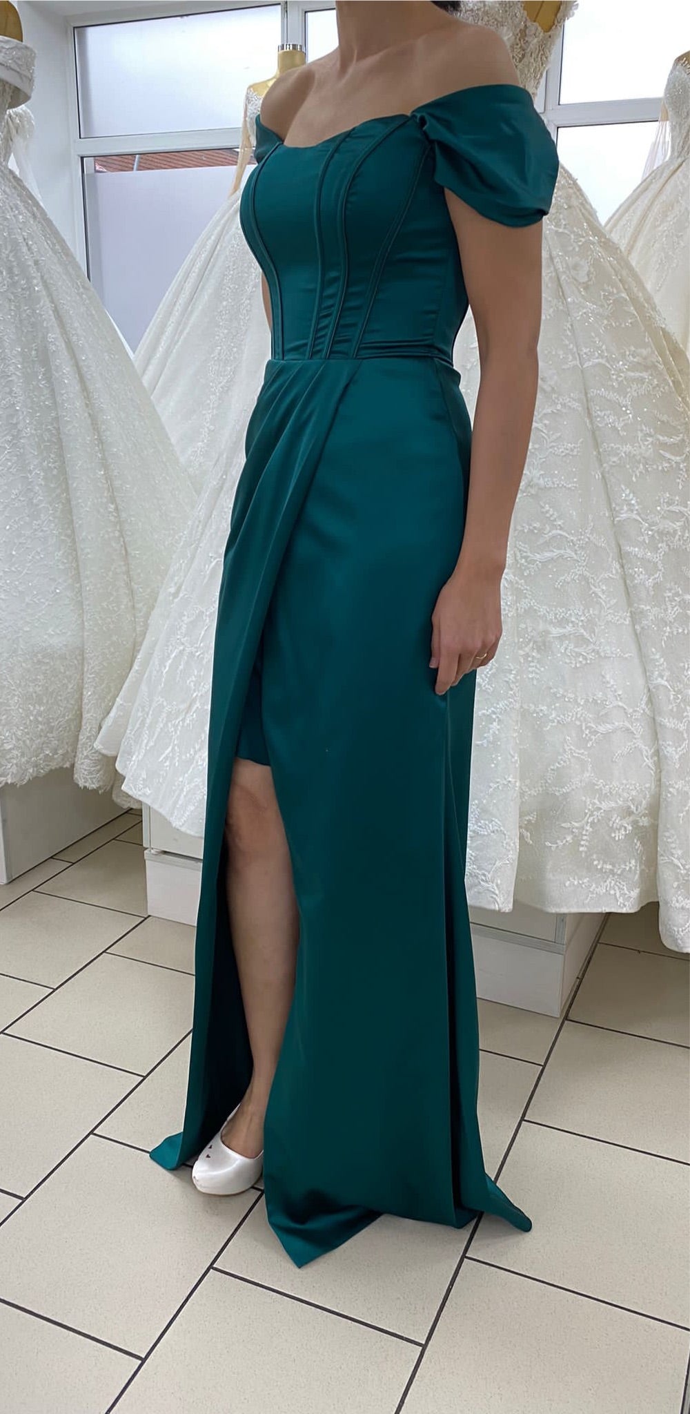 Abendkleid FK4148 – Satin und Beinschlitz – Ansicht 8 | Lamia Mode