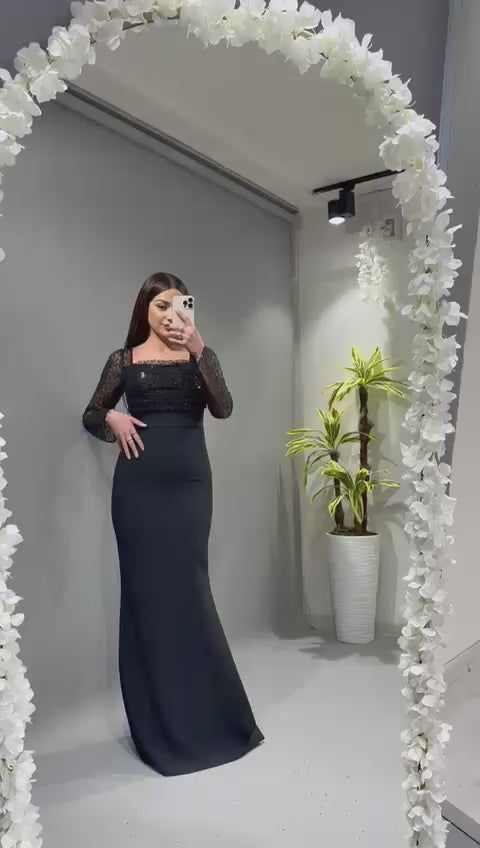 Abendkleid mit Perlenärmeln – Modell M361