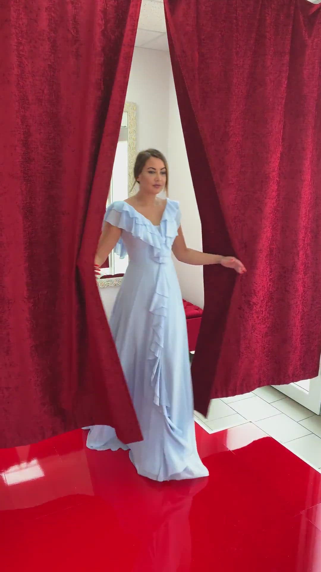 Elegantes Kleid mit Volants und fließender A-Linie / FK3218