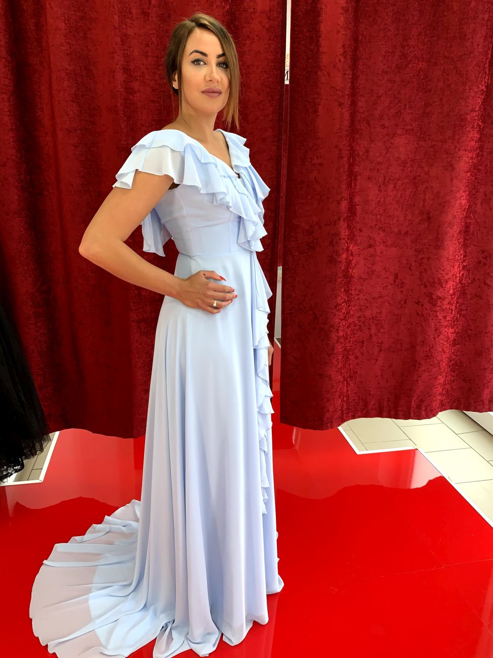 Elegantes Kleid mit Volants und fließender A-Linie / FK3218