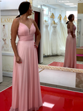 Plissiertes Abendkleid mit V-Ausschnitt & Glanzoptik FK3508