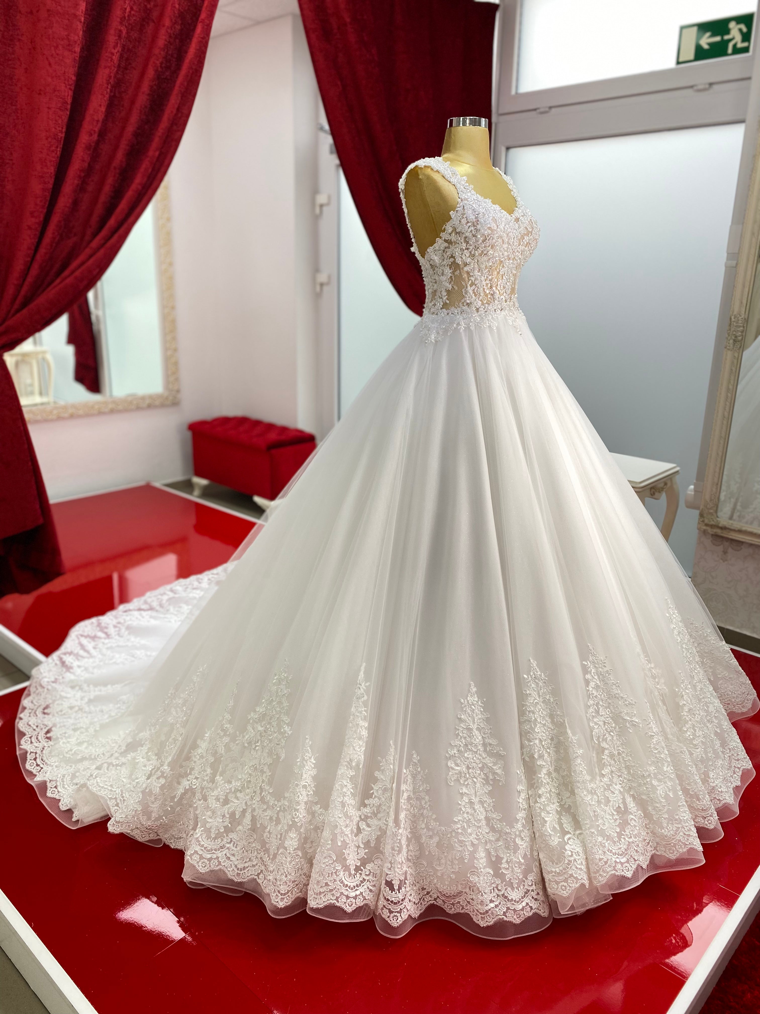 Brautkleid April