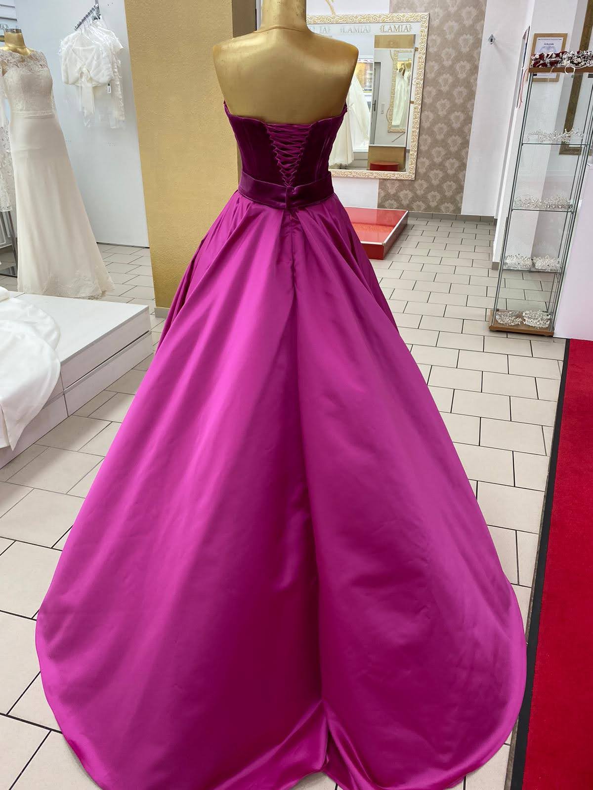 Ballkleid Kirsch