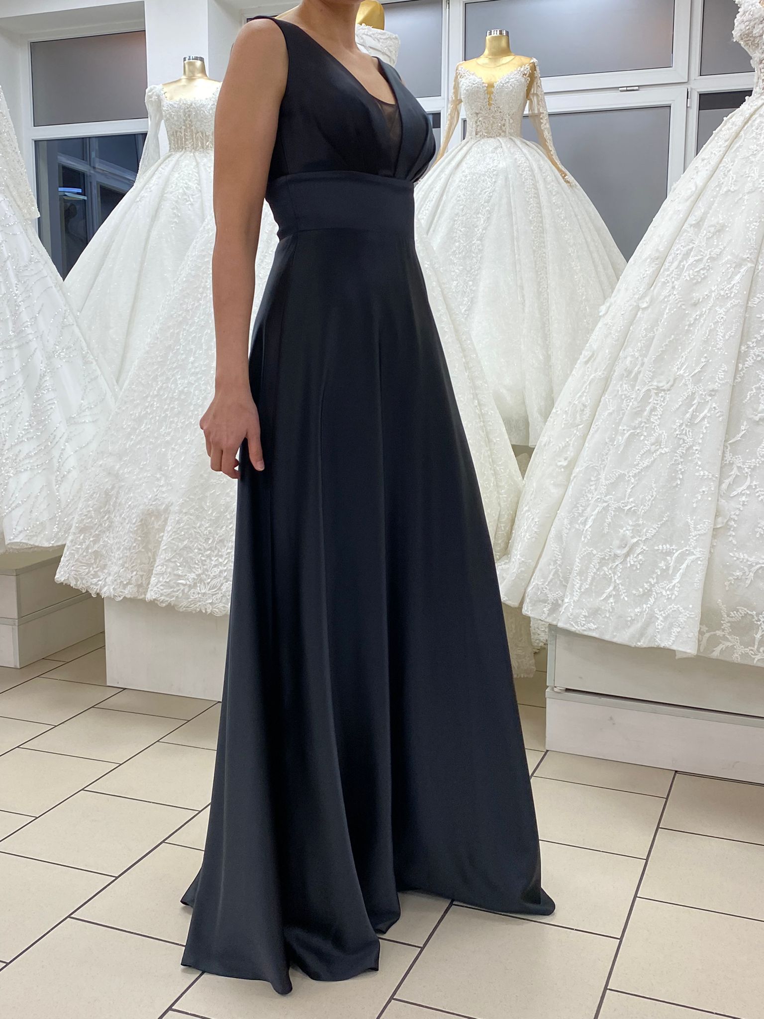 Elegantes Abendkleid mit V-Ausschnitt & A-Linie - FK4108