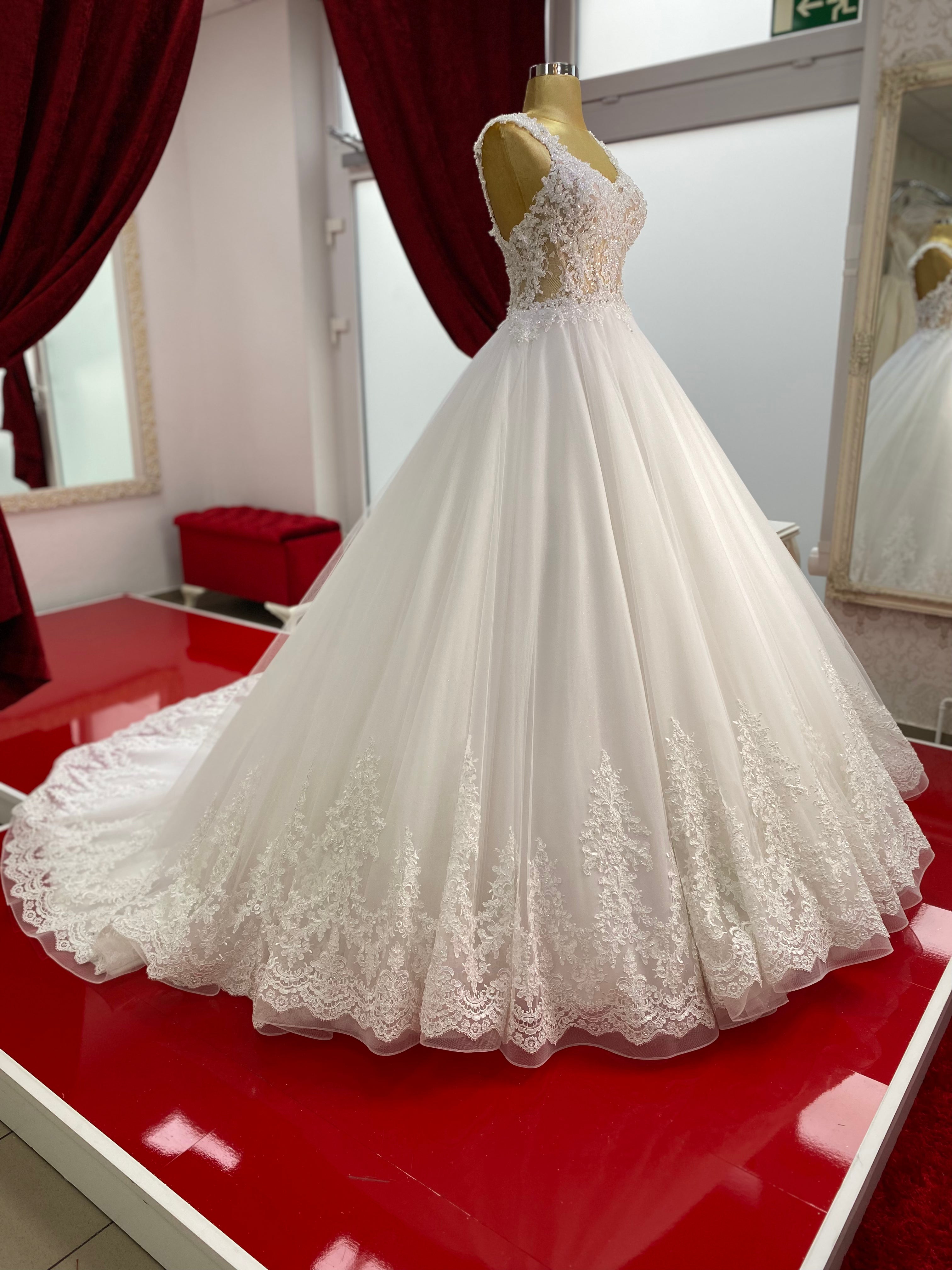 Brautkleid April