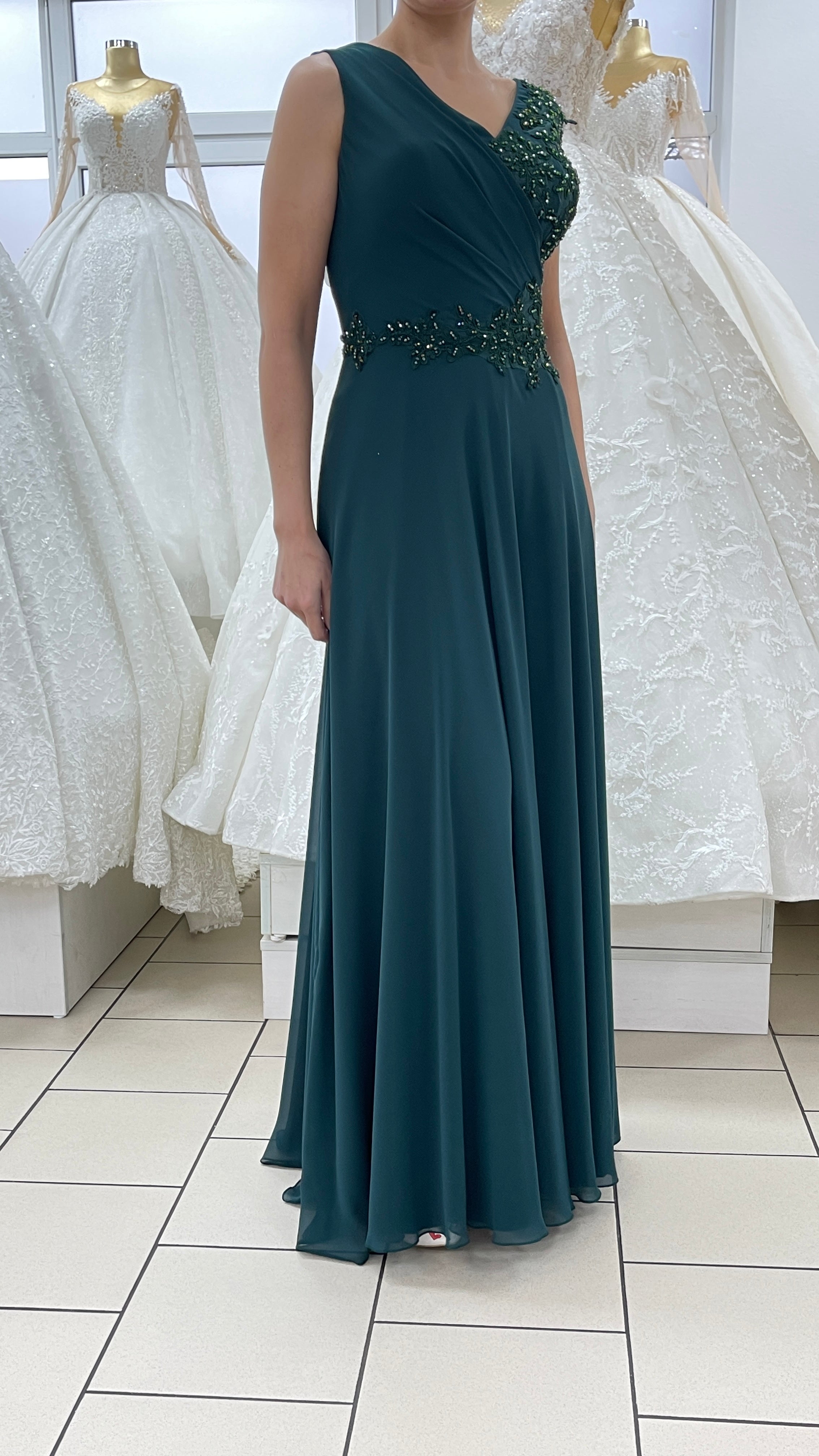 Elegantes Kleid mit Drapierung & fließender A-Linie / FK3245