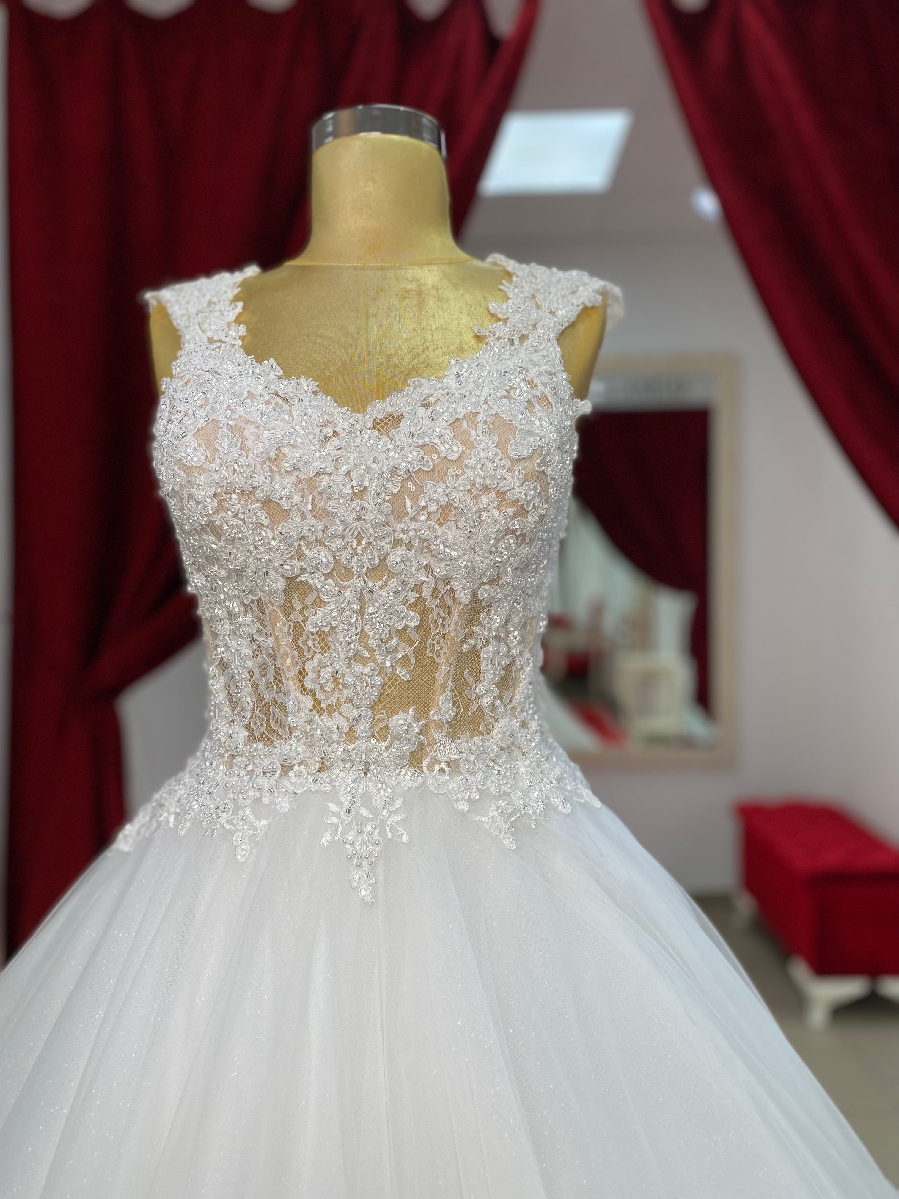 Brautkleid April