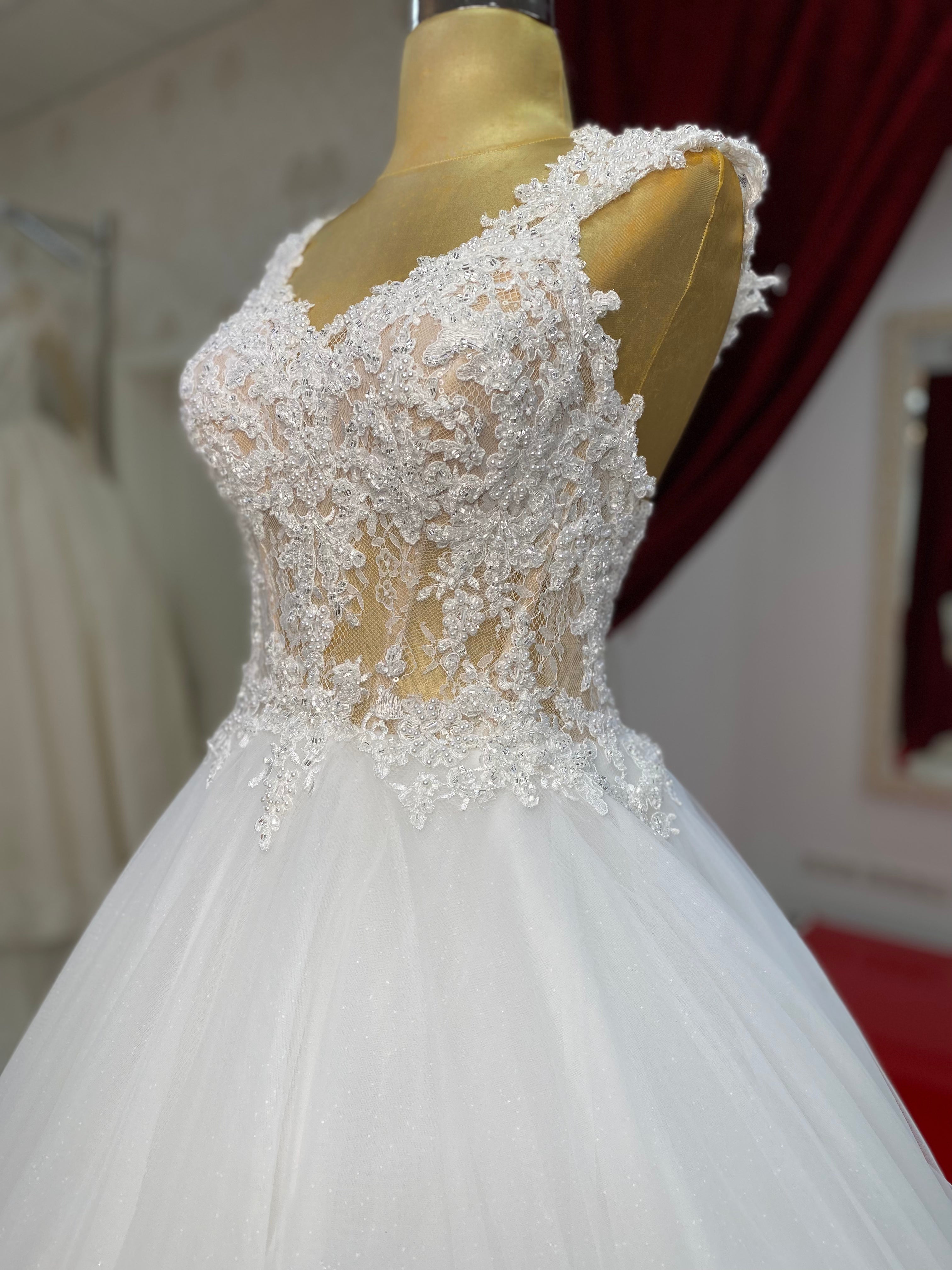 Brautkleid April