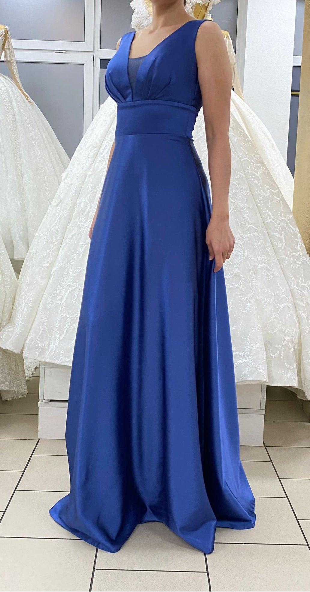 Elegantes Abendkleid mit V-Ausschnitt & A-Linie - FK4108