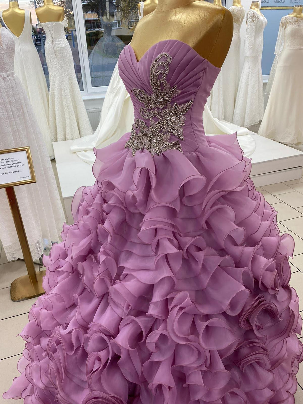 Ballkleid Pin2